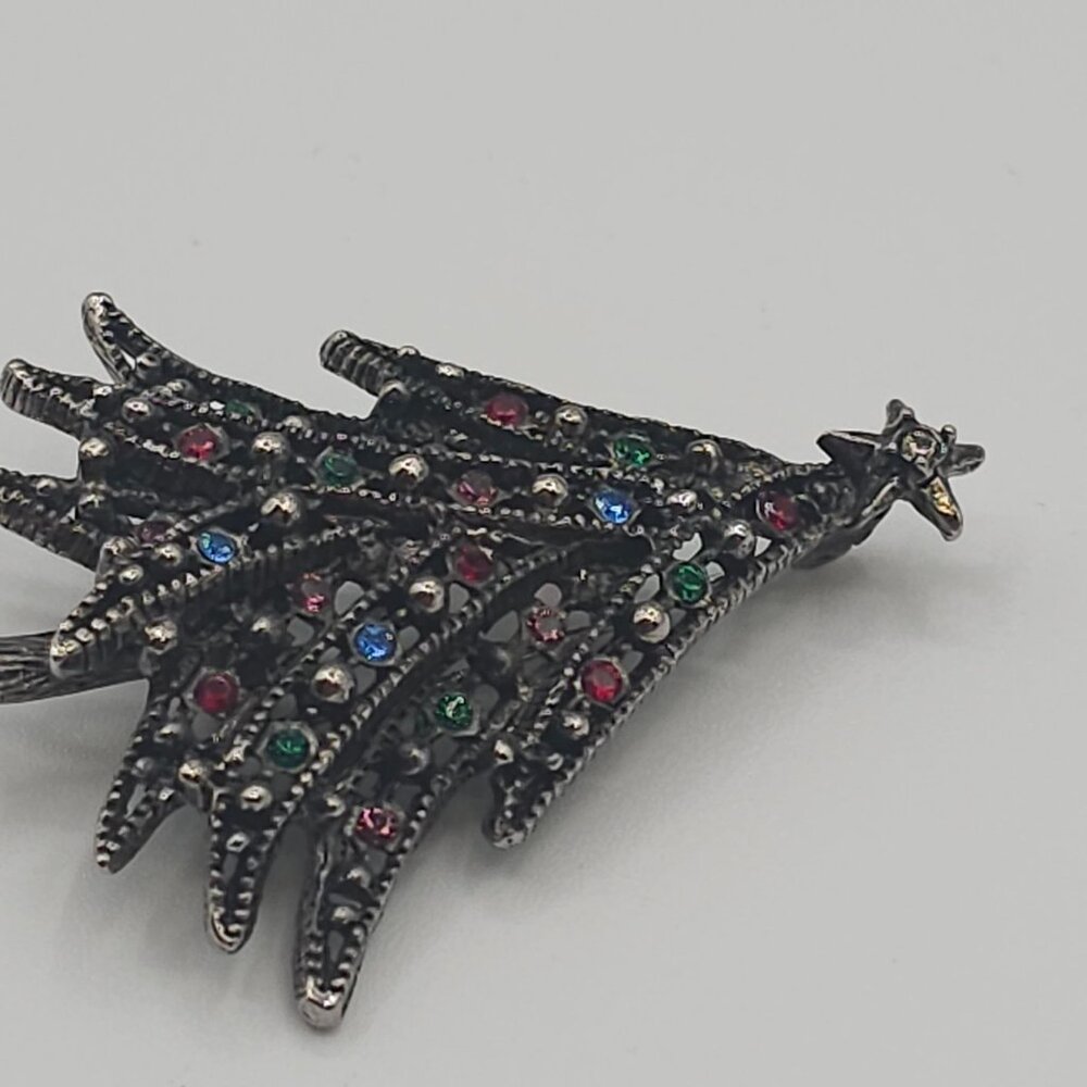 VTG Christmas Brooch 2PC Set Dark Silver Tone Red Green Tree Wreath Holiday Joy - Picture 12 of 16